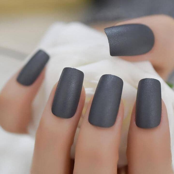Couche de finition à ongles mate givrée